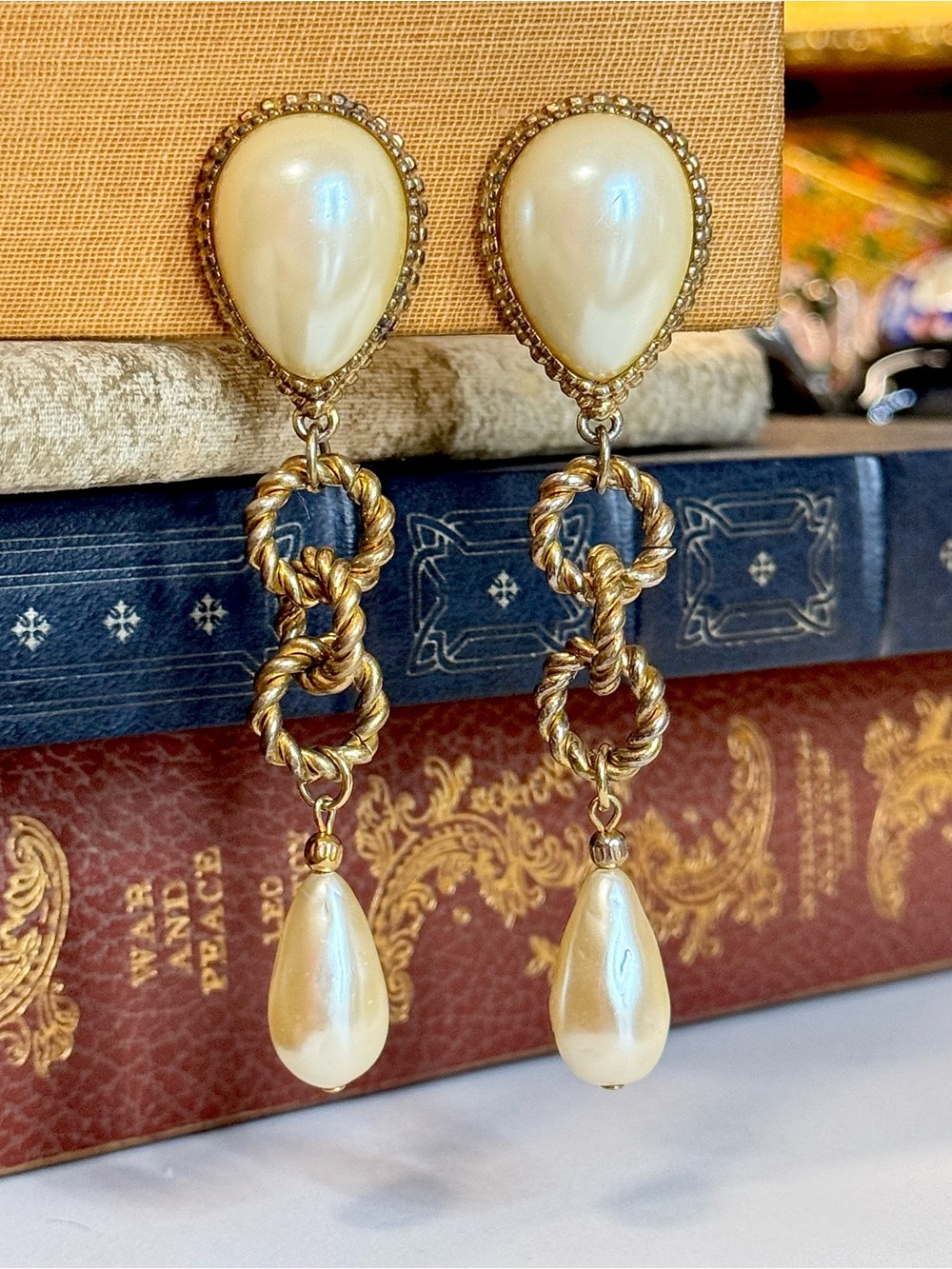 Vintage 80s Ellen Designs Pearl Runway Dangle Clip On Earrings 34.5g